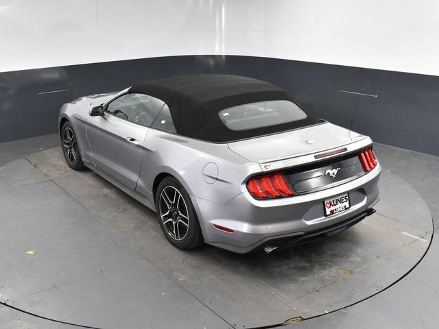 Photo of 2022 Silver Metallic Ford Mustang