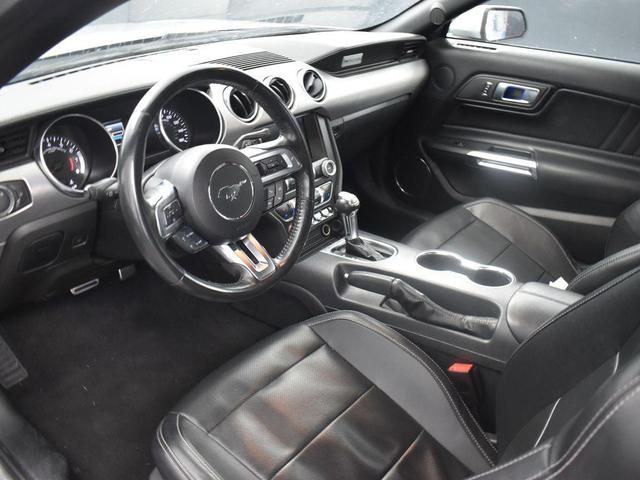 Photo of 2022 Silver Metallic Ford Mustang