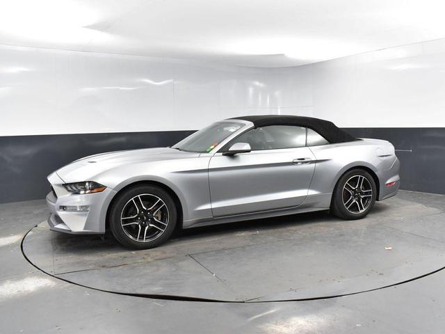 Photo of 2022 Silver Metallic Ford Mustang