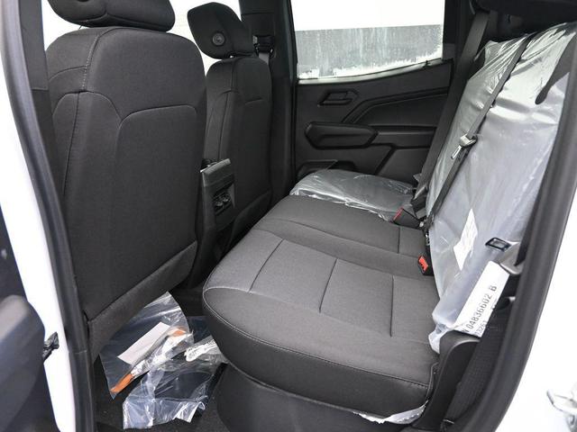 Photo of 2025 Summit White Chevrolet Colorado