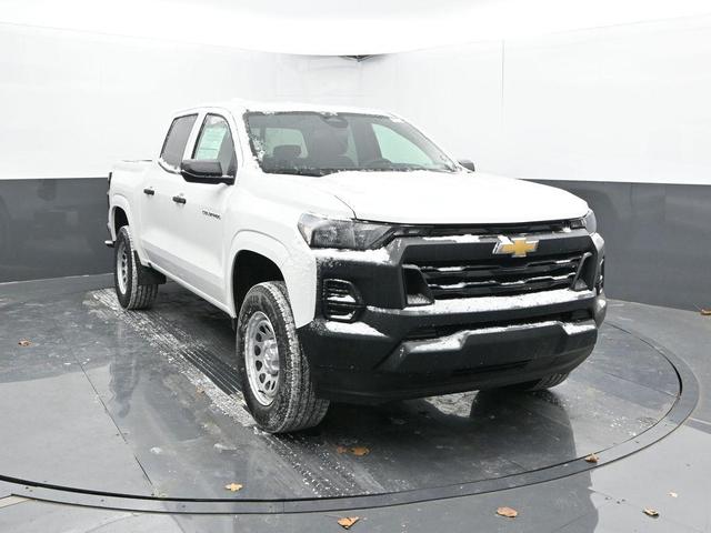 Photo of 2025 Summit White Chevrolet Colorado