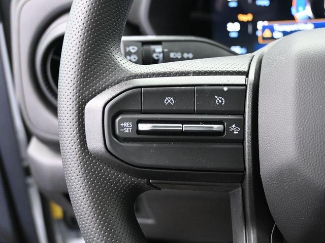 Photo of 2025 Summit White Chevrolet Colorado