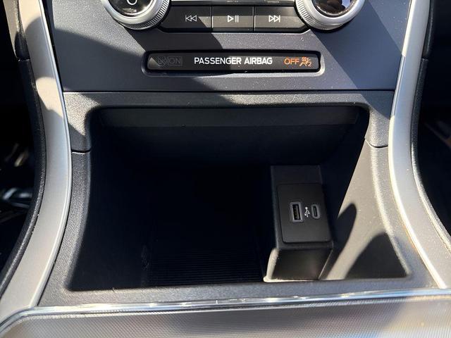 Photo of 2022 Gray Metallic Ford Edge