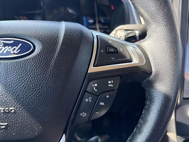 Photo of 2022 Gray Metallic Ford Edge