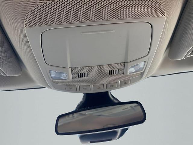 Photo of 2022 Gray Metallic Ford Edge