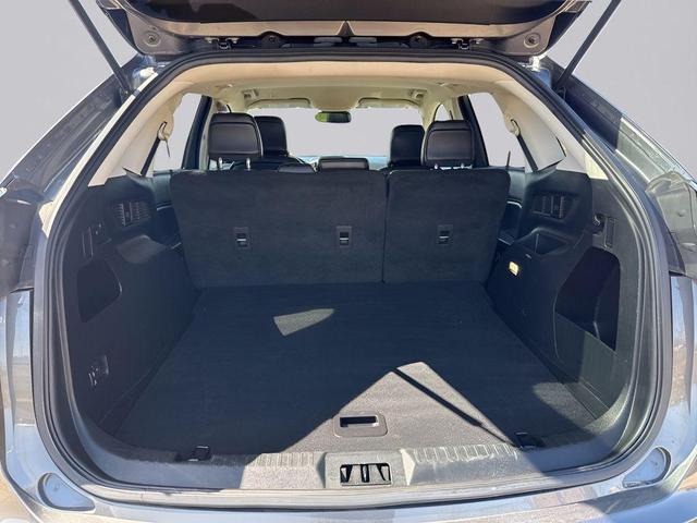 Photo of 2022 Gray Metallic Ford Edge