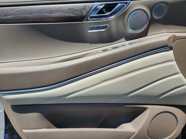 Photo of 2023 Vik Black Genesis GV80
