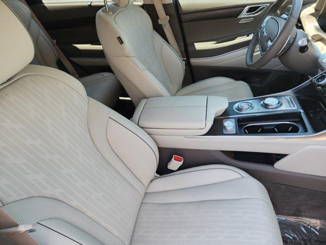 Photo of 2023 Vik Black Genesis GV80