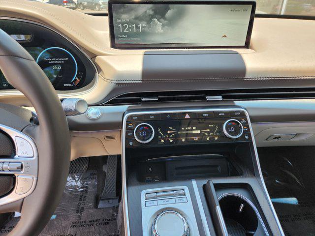 Photo of 2023 Vik Black Genesis GV80