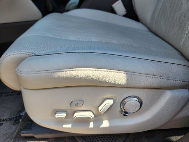 Photo of 2023 Vik Black Genesis GV80