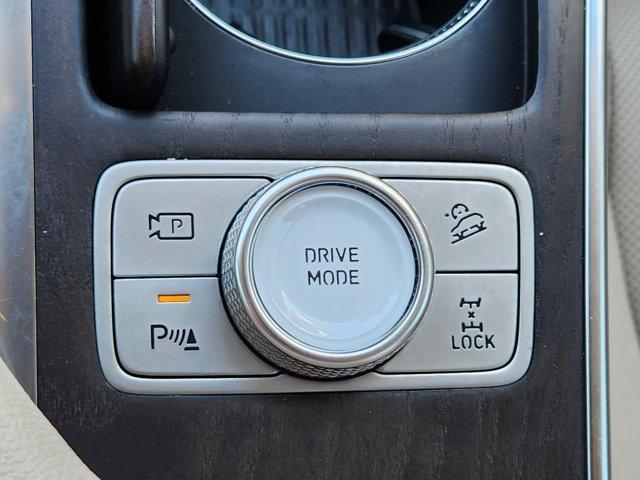 Photo of 2023 Vik Black Genesis GV80