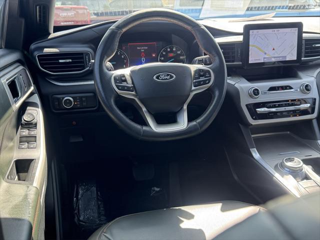 Photo of 2022 Gold Ford Explorer