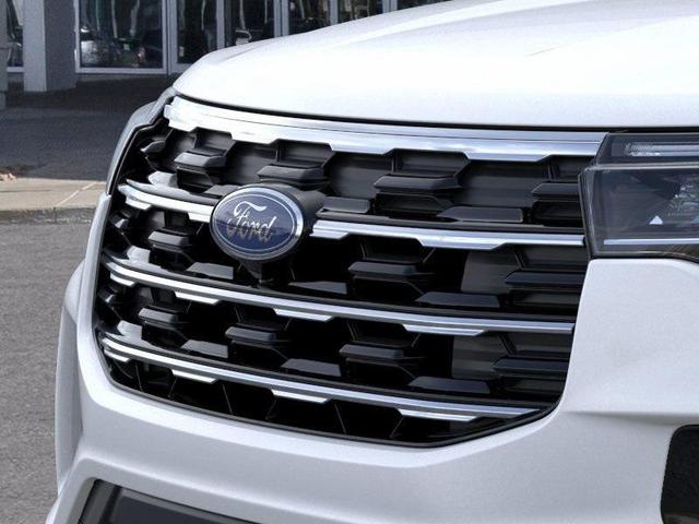Photo of 2025 White Ford Explorer