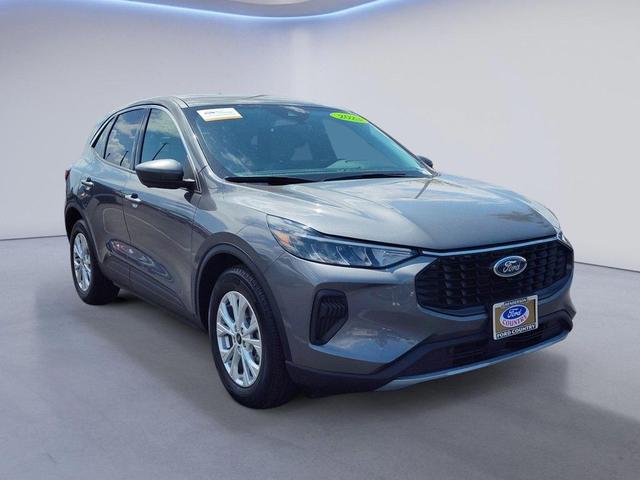Photo of 2023 Carbonized Gray Metallic Ford Escape