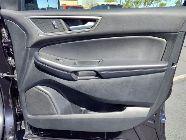 Photo of 2023 Agate Black Metallic Ford Edge