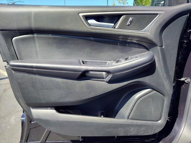 Photo of 2023 Agate Black Metallic Ford Edge