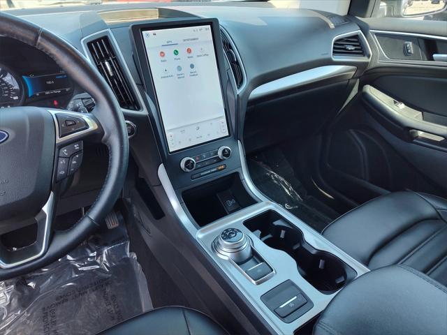Photo of 2023 Agate Black Metallic Ford Edge