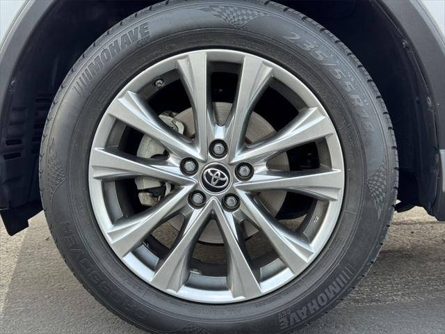 Photo of 2017 Silver Sky Metallic Toyota RAV4 Hybrid