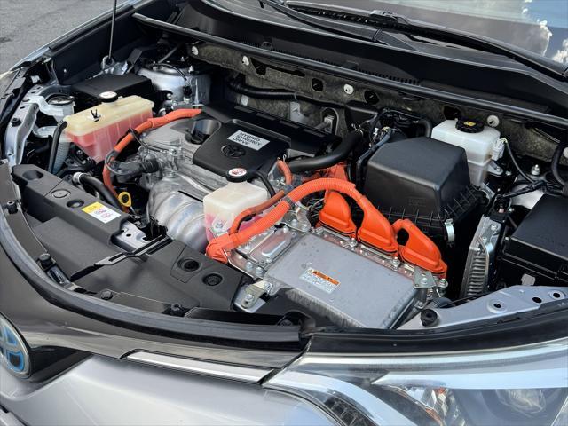 Photo of 2017 Silver Sky Metallic Toyota RAV4 Hybrid