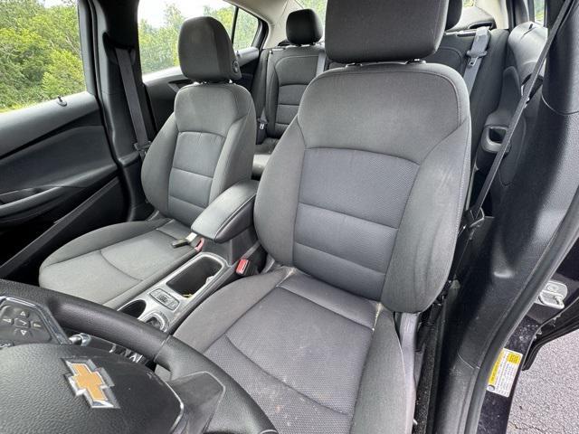 Photo of 2016 Blue Ray Metallic Chevrolet Cruze