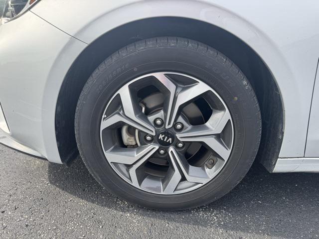 Photo of 2019 Silky Silver Kia Forte