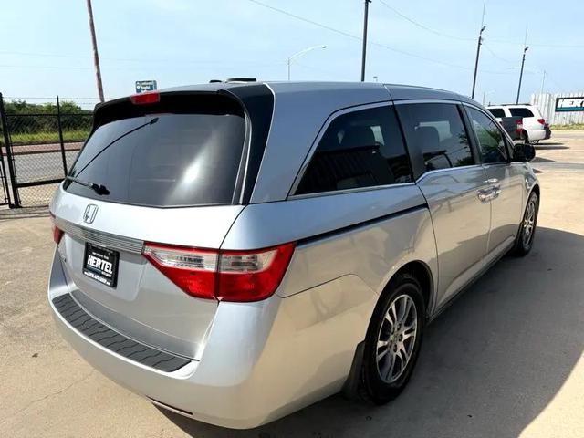 Photo of 2012 Silver Honda Odyssey