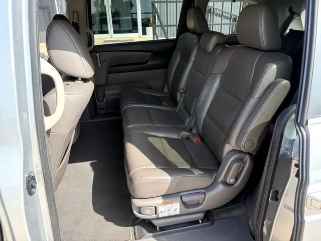 Photo of 2012 Silver Honda Odyssey