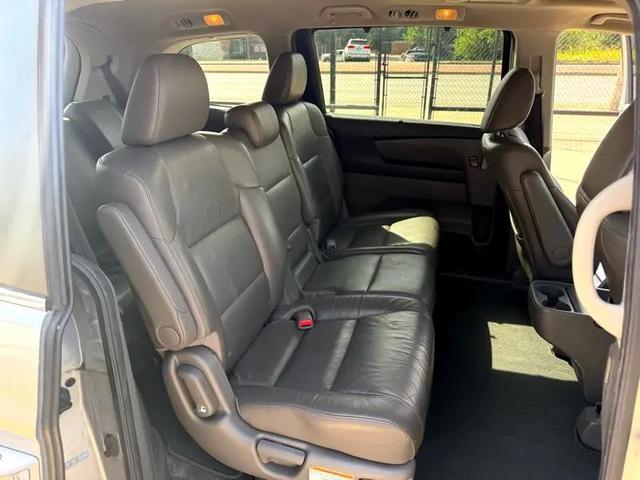 Photo of 2012 Silver Honda Odyssey
