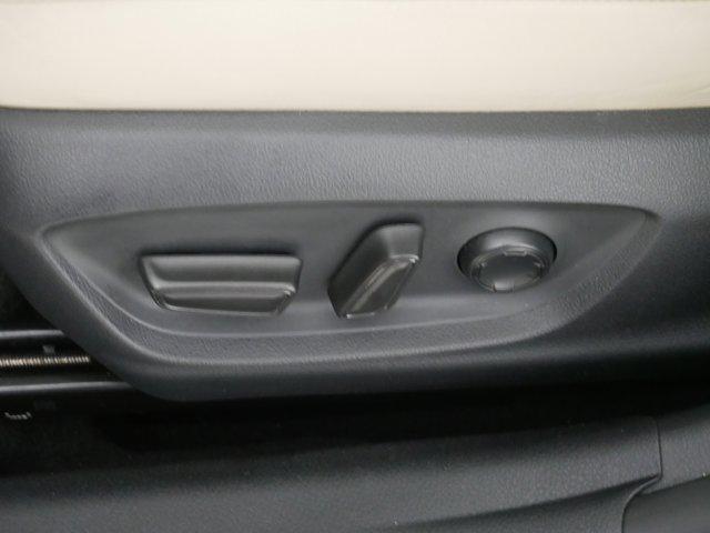 Photo of 2019 Wind Chill Pearl Toyota Avalon