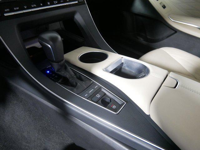 Photo of 2019 Wind Chill Pearl Toyota Avalon
