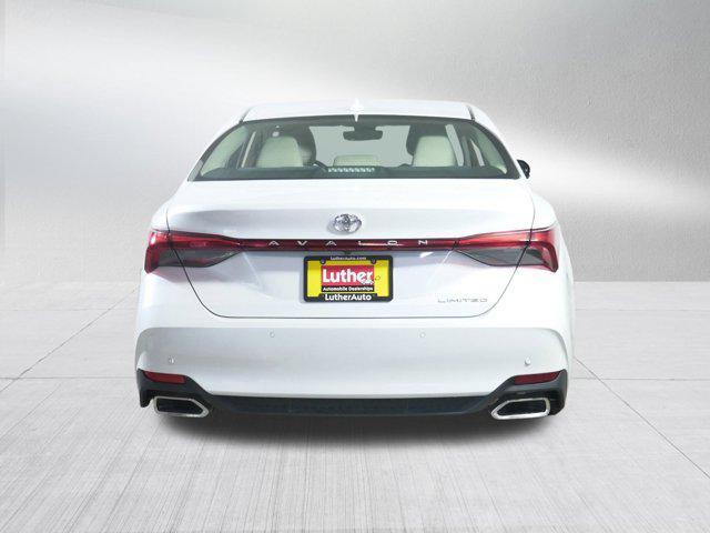 Photo of 2019 Wind Chill Pearl Toyota Avalon