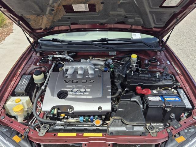 Photo of 2002 Royal Ruby INFINITI I35