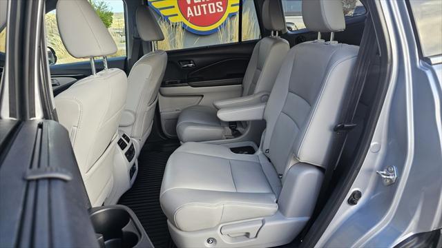 Photo of 2019 Lunar Silver Metallic Honda Pilot