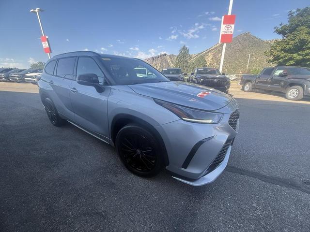 Photo of 2024 Celestial Silver Metallic Toyota Highlander