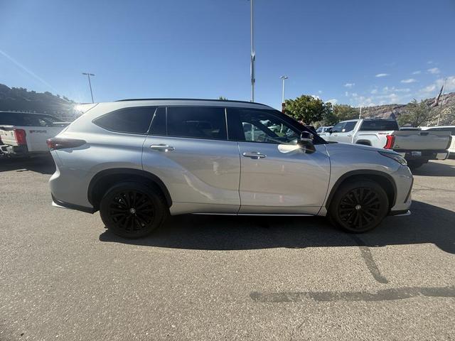 Photo of 2024 Celestial Silver Metallic Toyota Highlander