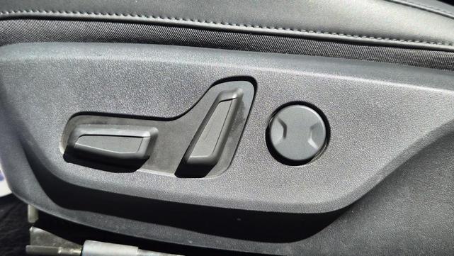 Photo of 2023 Steel Gray Kia Niro EV