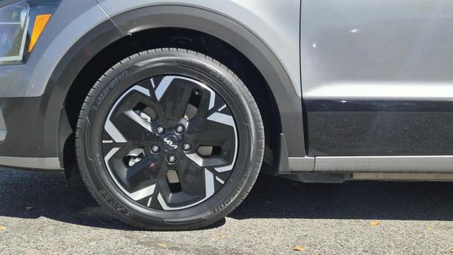 Photo of 2023 Steel Gray Kia Niro EV