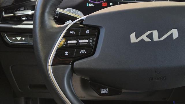 Photo of 2023 Steel Gray Kia Niro EV