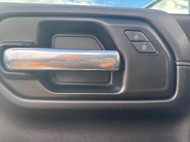 Photo of 2021 Black Chevrolet Silverado 1500