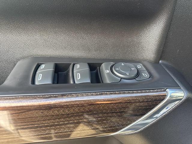 Photo of 2021 Black Chevrolet Silverado 1500