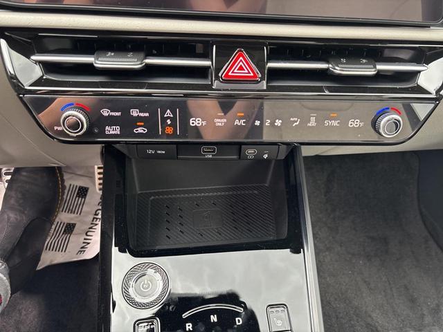 Photo of 2025 Snow White Pearl Kia Niro EV