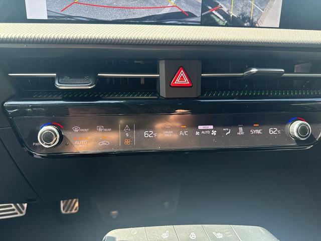 Photo of 2024 Snow White Pearl Kia EV6