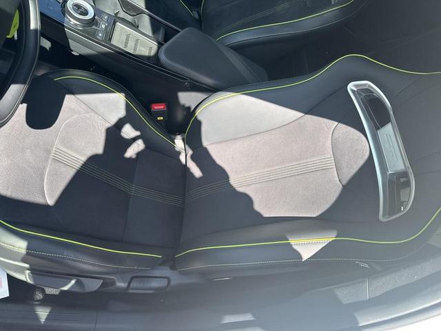 Photo of 2024 Snow White Pearl Kia EV6
