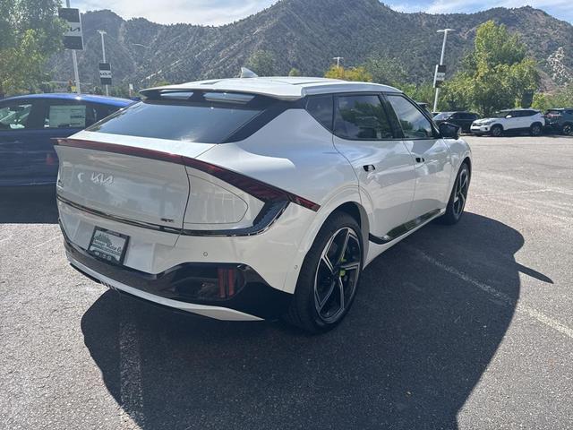Photo of 2024 Snow White Pearl Kia EV6
