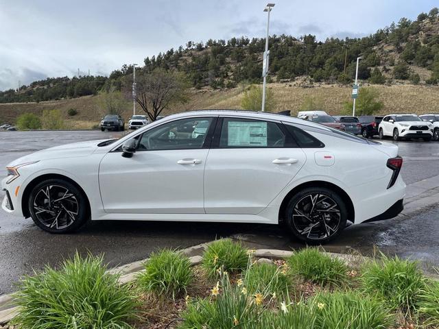 Photo of 2025 Snow White Pearl Kia K5