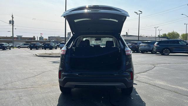 Photo of 2022 Forged Green Metallic Ford Edge