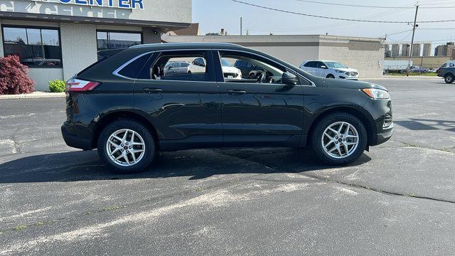 Photo of 2022 Forged Green Metallic Ford Edge
