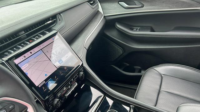 Photo of 2024 Silver Zynith Jeep Grand Cherokee L
