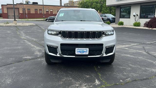 Photo of 2024 Silver Zynith Jeep Grand Cherokee L