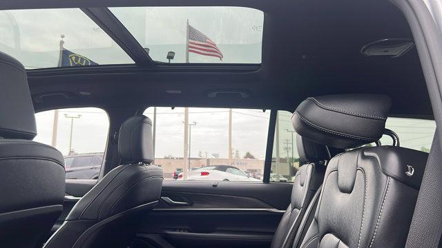 Photo of 2024 Silver Zynith Jeep Grand Cherokee L